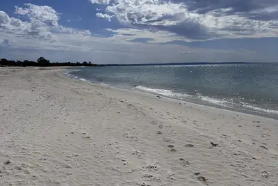 Image de 4x2 Family Home, 100m from the stunning Geographe Bay in Australia's Sw