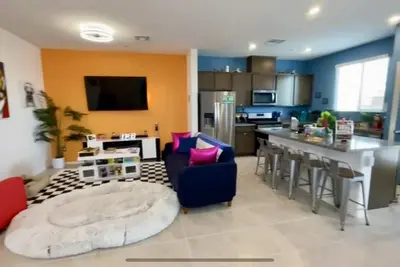 Image de Weekend at Bernie's: Bernie's Vegas Pad
