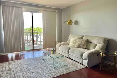 Image de Luxury Modern Cozy 2br Loft Top Floor with exclusive Indoor Gym, & Outside Patio