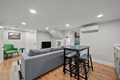 Image de Cozy Dog-Friendly Unit with Parking Near Broadway