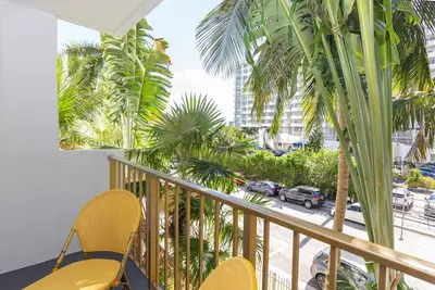 Image de Chic Miami apartment by the bay - heart of Edgewater - free parking & balcony