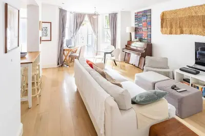Image de Super Kensington apt sleeps 2 to 4 with free WiFi