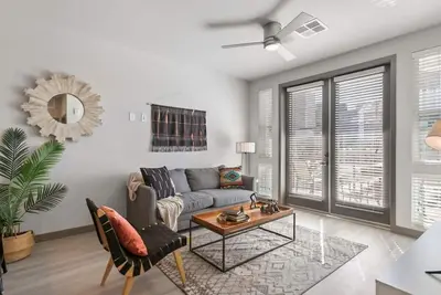 Image de CozySuites Phx Roro Gym, Pool, Pets, Parking! #4