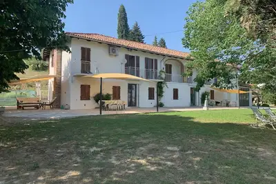 Image de Casa Bianca, Your Villa in the Vineyards of Piemonte