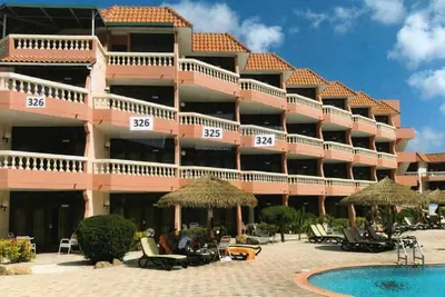 Image de Fully Furnished Beach Front Sleep Six Condo With 2 Swimming Pools!