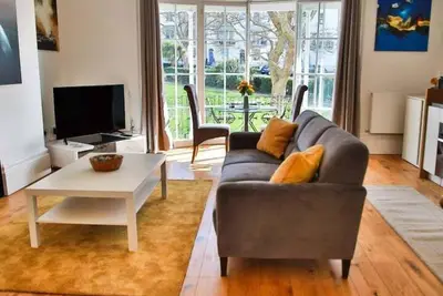 41b Wellington Suites