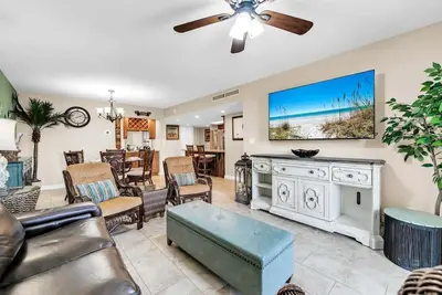 Image de Unit 101 - Beautiful beachfront 2-Br - Newly Remodeled Sleeping up to 8