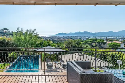Image de Villa Bella by Terry's Homes vue mer