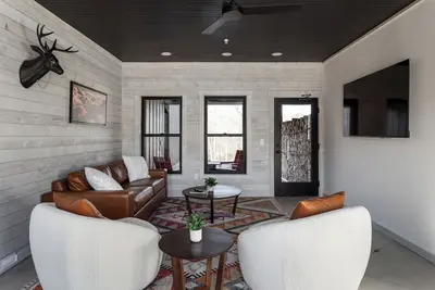 Image de Pet-Friendly 2br Family Suite in Boutique Resort w/ Hot Tubs, Sauna, & Fire Pit!