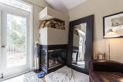 Image de Entire Main Floor (100% Private Space) of Bungalow in the Kingsway\n