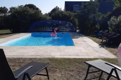 Image de Grande gîte Maison à la mer en Bretagne avec piscine couverte et chauffée