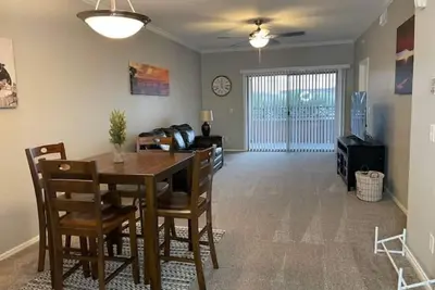 Image de Sleeps 6! 2 bed/2 bath condo close to everything!