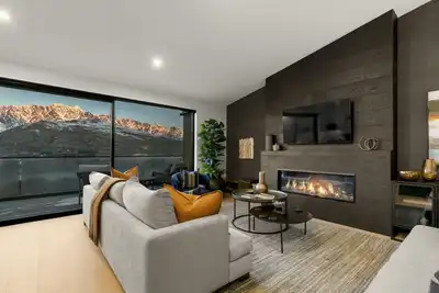 Image de Highview Hideaway - hot tub with lake views
