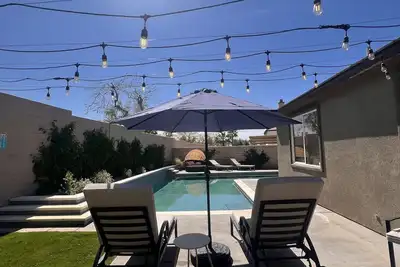 Image de Blue Pool Star Retreat in gated Terra Lago, close to Fantasy Spring Casino.