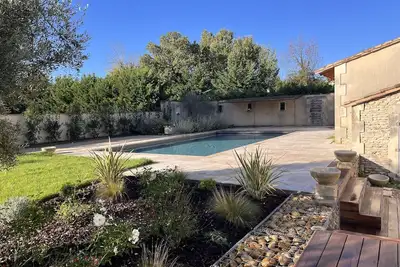 Image de Mas des Rossignols à St Rémy de Provence avec piscine, à10 min à pied du centre