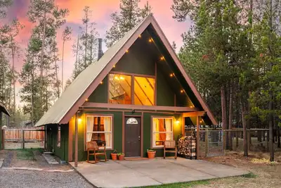 Image de Cozy A frame cabin near the Deschutes River.