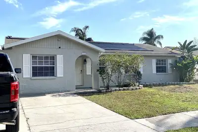 Image de Spacious Heated Pool Home in Saint Petersburg Florida