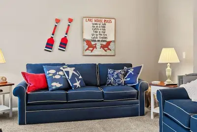 Image de Culver Lodge | 3br/2ba, Near Lake Max & Academies