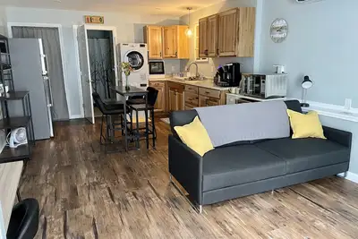 Image de 2 bed apartment with everything you should need! 5 min from I-95!