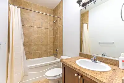 Image de 2 Bd + Den Unique and Private space(208)