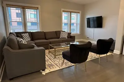 Image de Spacious Wicker Park Hideaway with Parking!