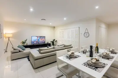 Image de Home away from home, Grand Family Mansion