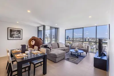 Image de Riverview 2br delicate Apt, 1min to train station