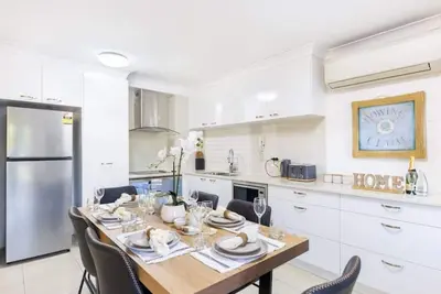 Image de Old Time Charm! Carpark+Wifi, Central Bne 2br Apt