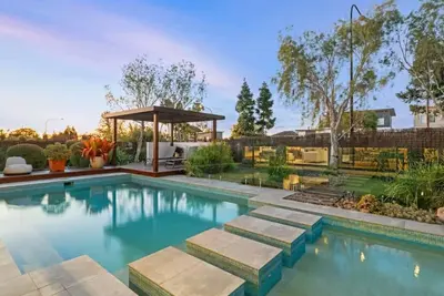 Image de Sublime Contemporary Designer Villa w/Pool
