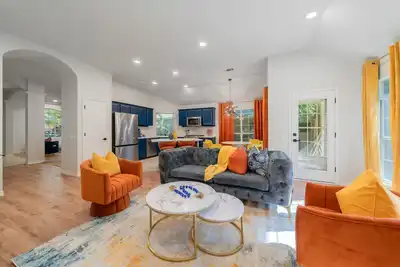 Vibrant & Modern 3br Home in McKinney!