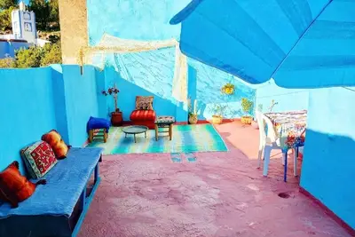 Image de Artistic traditional Riad at the gate of the medina, panoramic mountains terrace