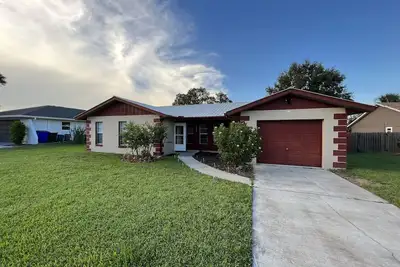 Image de Relax, golf and swim at sun n lake retreat. Pet friendly!