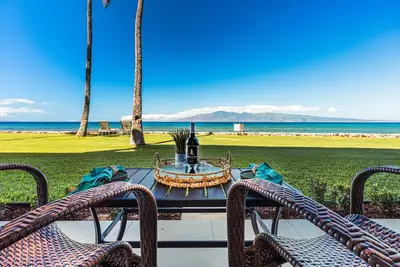 Image de Direct oceanfront views, remodeled condo