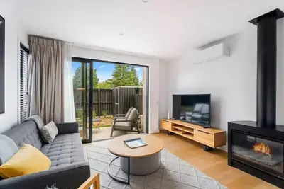 Image de Adventure Riverside Retreat