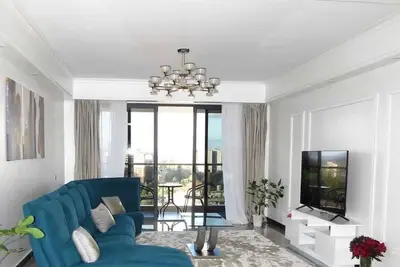 Image de Luxurious 3 bedroom apartment with a pool, a gym and an amazing rooftop view.