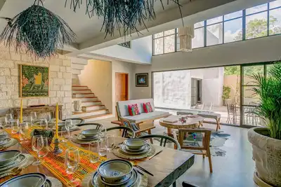 Image de Magnificent Villa with Roof Pool and Lap Pool!