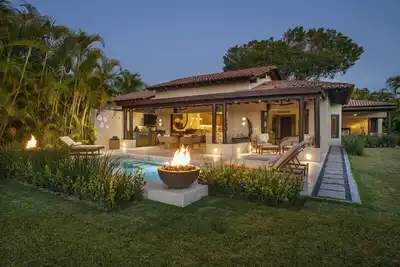 Image de Las Palmas Luxury Villa: 3br, Private Pool & Golf Cart