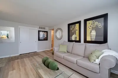 Image de Greenside Retreat 1br Retreat 1st floor, U of Dayton, Cedarville U