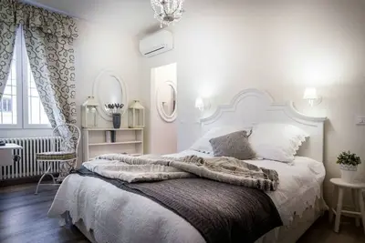 Image de Suggestive apartment in the middle of our downtown and just a few minutes walking from the lake