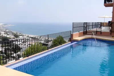 Image de Villa fantastique avec piscine et vue isur la mer pour des vacances parfaites!