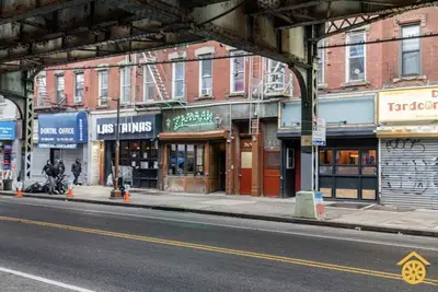 Gem. Williamsburg 2 bedroom. 1 stop to Manhattan.