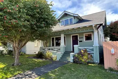 Image de Boho Bungalow! King Bed-Full Backyard-Washer-Dryer-Fast WiFi!