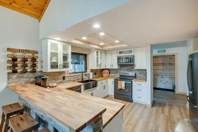 Image de Arnold Cabin Near Calaveras Big Trees State Park!