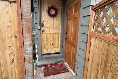 Image de Cozy cottage in downtown Hamilton in the heart of the Bitterroot Valley.