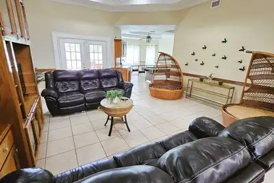 Image de Beautiful house with pool, house has 4 beautifully bedrooms and 2 bathrooms. The