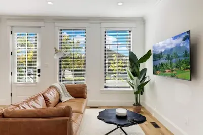 Image de Gorgeous Newly Built 3br Home in Alexandria