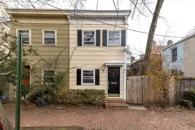 Image de Charming 1920s Townhome in Old Town!