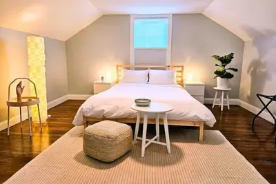 Image de Old Charm & Modern Comfort