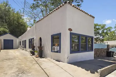 Image de Cozy Getaway with all the Charm!