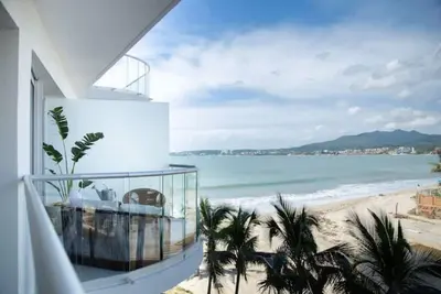 Image de 5* Beachfront beautiful & cozy, 3 bedrooms/3 bath Condo - Golden Zone, Bucerias
